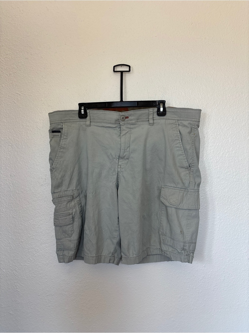 Weatherproof Men’s Light Gray Cargo Shorts - Utility Pockets
